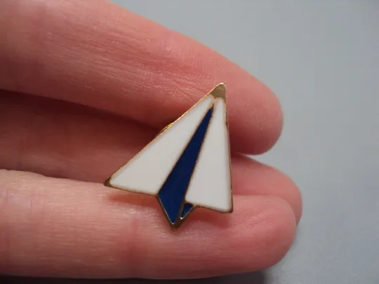 Значок пін лист літак паперовий літачок знак брошка №18429 З аукціону