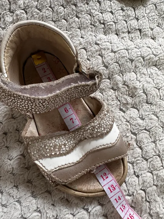 Босоніжки дитячі 20,22,23 розмір для дівчинки Інтернет-аукціон