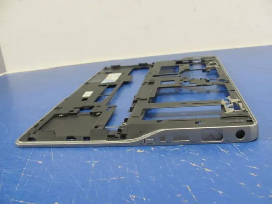 №245-1 Кришка дно піддон корпуса 07M3D0 0DH60N AM0R8000300 для Dell Latitude 6430u оригінал З аукціону