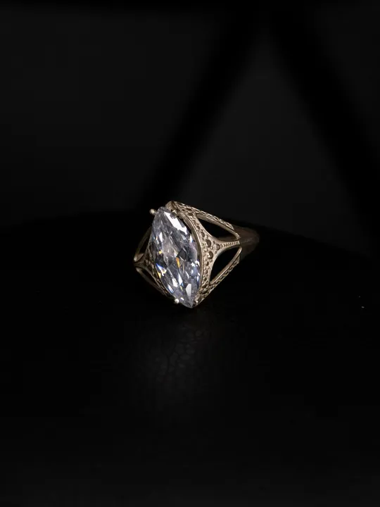 Каблучка з срібла 925 проби. Вставка - куб.циркон Ціна