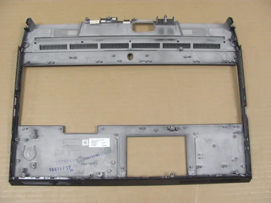 Купити 767-2 Кришка панель палмрест 0036Y0 AM2F1000701  для Dell Alienware Area 51m  оригінал