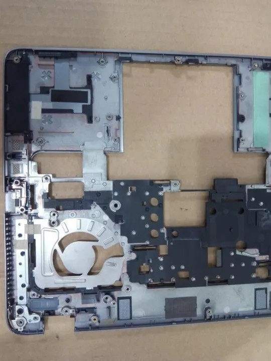 355-11 панель палмрест 6070B0676601 730964-001 для HP 740, 745, 840 G1 оригінал Де купити