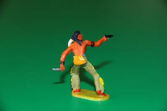 Купити ІНДІАНЕЦЬ З НОЖЕМ ТА ПІСТОЛЕТОМ №6812 4 индеец ELASTOLIN 40мм ФРГ