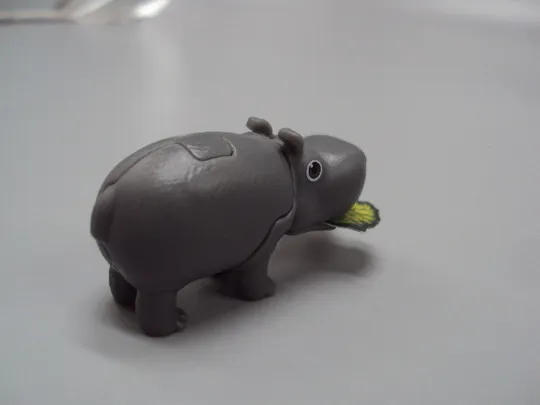 Фигурка киндер сюрприз VT080 Ferrero бегемот и еда бегемотик животные №18610л Характеристики