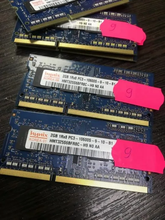 009 Ноутбучная память DDR3 Hynix 4GB 2+2 10600S 9-10-b1 Ціна