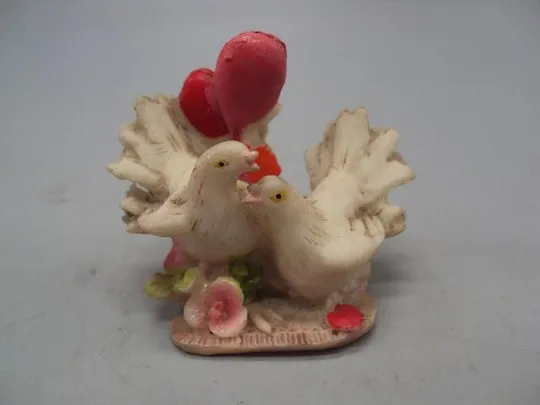 Фигурка пластик статуэтка миниатюра голуби с сердечком сувенир высота 4,8 см №14179 Ціна