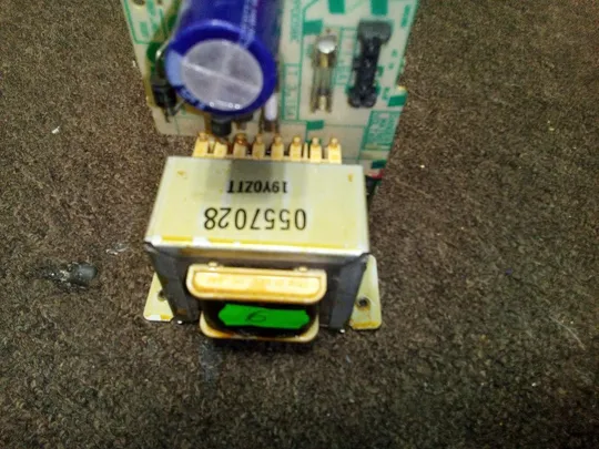 ТРАНСФОРМАТОР ЖИВЛЕННЯ від  відеомагнітофона на платі Де купити