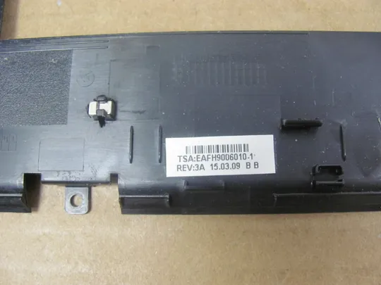 номер0880-4 рамка матриці matrix frame Окантовка дисплея Рамка екрана Корпус рамка матриці EAFH9006010 43FH9LBJT10 для FUJITSU LIFEBOOK A555  оригінал Інтернет-аукціон