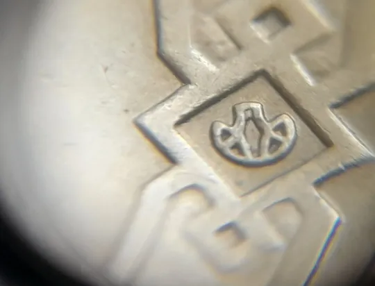 (7947) 1 гривня 2012 розколи та викрошка на аверсі справа (1 гривна 2012 брак) Де купити