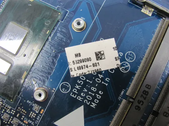 номер0928-10 материнська плата EPK50 LA-G07DP  L49974-601 SR3TK i3-7020U  для HP 15-DA  оригінал Характеристики