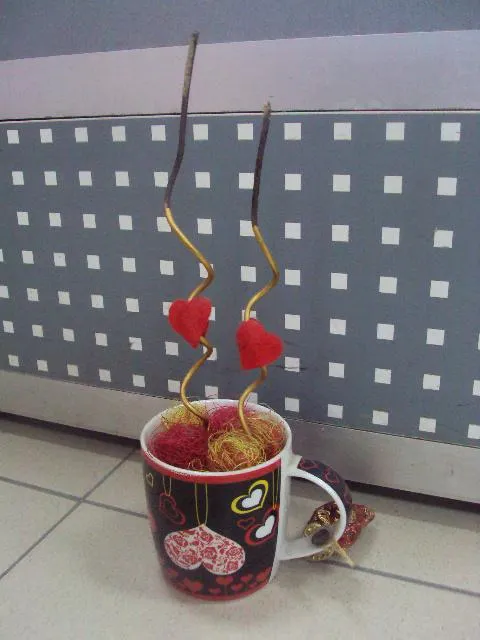 Сувенир кружка с сердечками под фотографии Китай керамика, в мешочке кофейные зерна №2985 Продаж