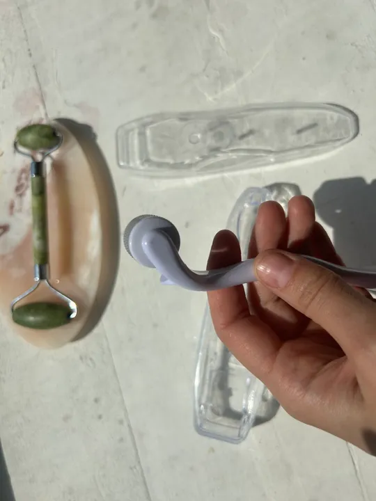 Дермароллер Cosmedica Skincare з титановими мікроголками 0.25 мм — для омолодження та догляду за шкірою Продаж