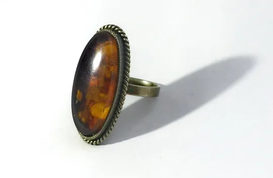 Кольцо советский мельхиор с плавленым янтарём бижутерия р18 каблучка бурштин 8г Недорого