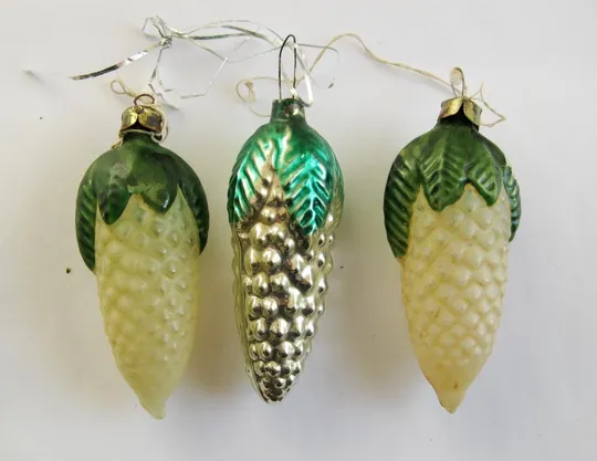 Купити ШИШКИ - 3 ЕЛОЧНЫЕ ИГРУШКИ = из СССР