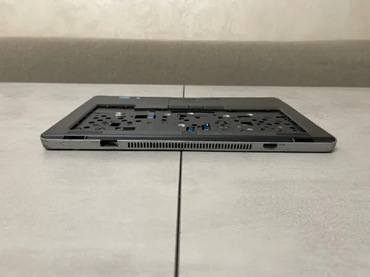 Dell Latitude e6430u: корпус, топкейс, верхня частина корпусу, кришка клавіатури, Palmrest ,сервісна кришка Продаж