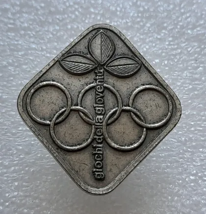 фото, (ЗН14) Рідкісний значок з Італії - Молодіжні ігри (giochi-della-gioventu)