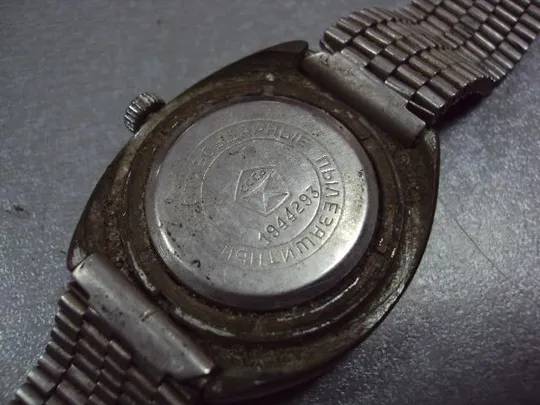 Наручные часы Cornavin Корнавин 17 камней с красным циферблатом Марлин с браслетом длина 21см №12062 Де купити