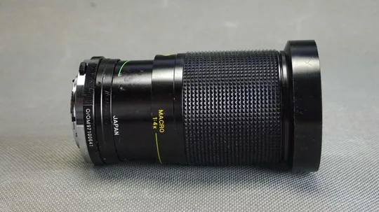 Olympus OM Vivitar Macro Focusing Zoom 28-205mm/3.5-5.2 MC Ф72мм Де купити