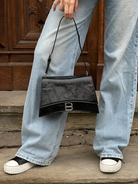 Сумка Balenciaga Crush Medium Handbag Crushed Calfskin in Black\Silver 99746 На торгах