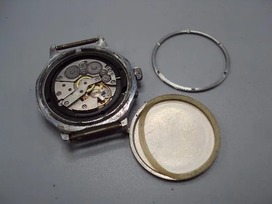 Мужские наручные часы Слава календарь 26 камней ссср на ходу размер 4,4 х 3,9 см №14653 Недорого