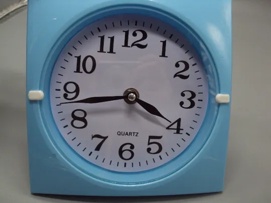 Настенные часы Quartz пластик квадратные Кварц Китай размер 17,8х16,5 см (нет механизма) №18544с Де купити