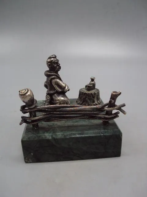 Фигура на подставке статуэтка козак сидит у забора серебро 925 проба вес 374 г №14270 Де купити