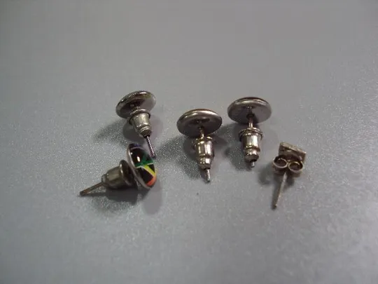 Бижутерия серьги гвоздики новые знак хиппи пацифик, раста конопля и серьга смайлик лот №10883 З аукціону