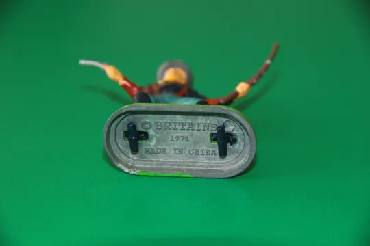 КАВАЛЕРИСТ 7-ої КАВАЛЕРІЇ США з карабіном та револьвером BRITAINS  54мм Англія З аукціону