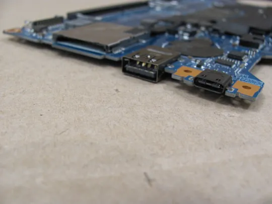 638-17 материнська плата SR340  i5-7300U CDM70 LA-E081P  для  Dell Latitude E5480 оригінал Де купити