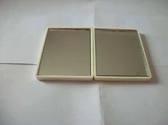 Зеркала USSR . СССР. новые, белые, карманные 2-Двa Штук, Крым. crimea, 1980-х , размер 8х5,5-см Ціна