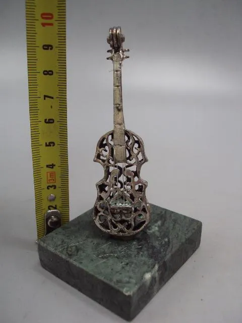 Фигура на подставке статуэтка музыкальный инструмент скрипка ажурная серебро 925 проба вес 127 г №18 Де купити