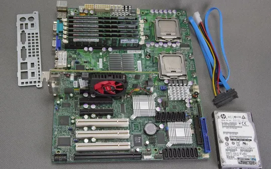 8 ядерный комплект Supermicro X7DCA-3+ 2x процессра Xeon E5440 + 24Gb DDR2 + ATI Radeon HD R5 235 1G Де купити
