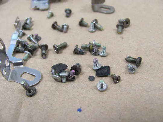 587-25 комплектуюче гвинти  для TOSHIBA TECRA R840 R845   оригінал Продаж