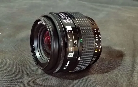 Об&#039;єктив Nikon AF зумобъектив Nikkor 35-70mm/3.3-4.5 AF MK-I Ф52mm Вживане З аукціону