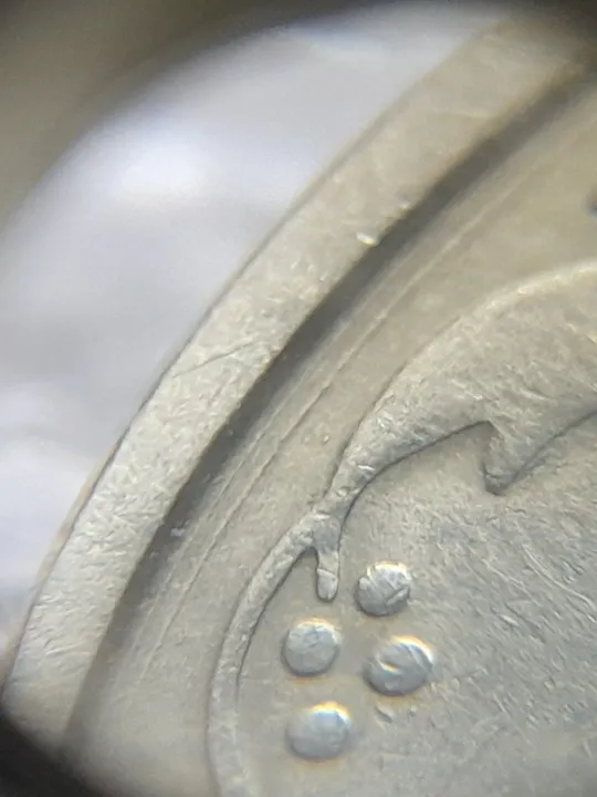 (1327) 50 копійок 1992 1АВм викрошки у 1 та 2 гронах на реверсі + царапини штемпеля біля канту (50 копеек 1992 1АВм брак) Продаж