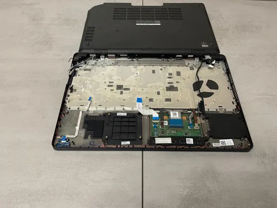 Комплектуючі, ноутбук на деталі Dell Latitude e5570: клавіатура, корпус, кришка матриці Недорого