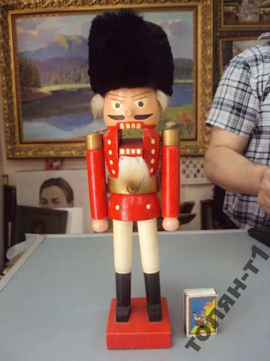 германия. щелкунчик дерево Ціна