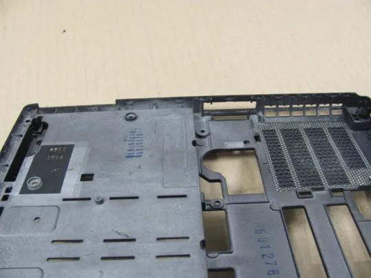 номер0280-17 Кришка дно піддон корпуса Нижний корпус (дно) для ноутбука Низ дно поддон Нижняя часть AM0Z6000500 для Lenovo Thinkpad P50  оригінал Характеристики