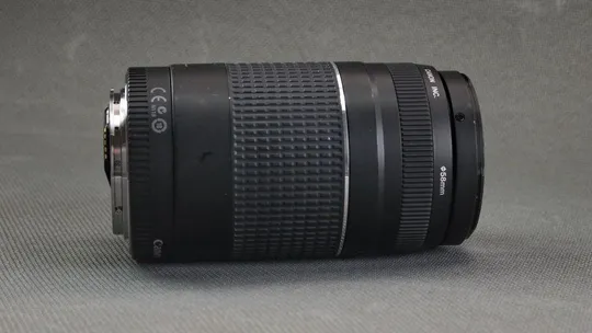 Canon EF телеобъектив Canon 75-300mm/4-5.6 III Ф58mm на полный кадр 24x36mm #1 Продаж