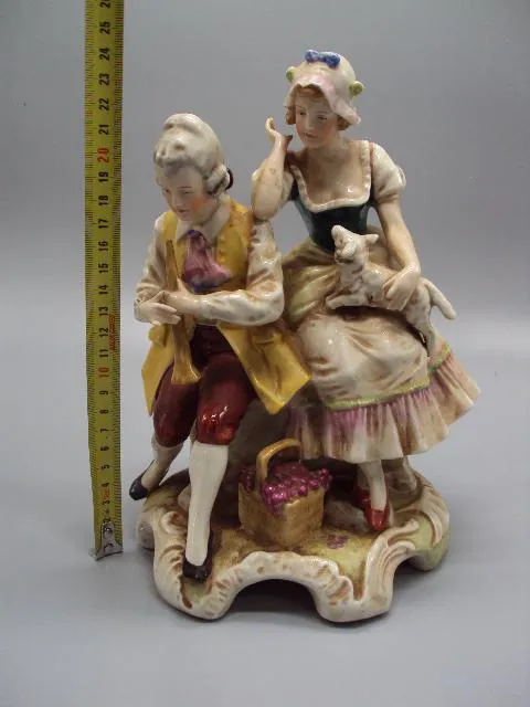 Фигура фарфор статуэтка Германия пастушка и музыкант кавалер и дама с ягненком высота 24 см №13814 Ціна