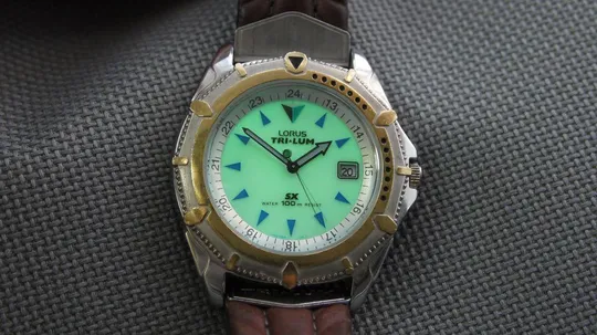 Seiko LORUS TRI-LUM SX 100м. WR корпус нержавейка model: V142-0A10 (A4) Ціна