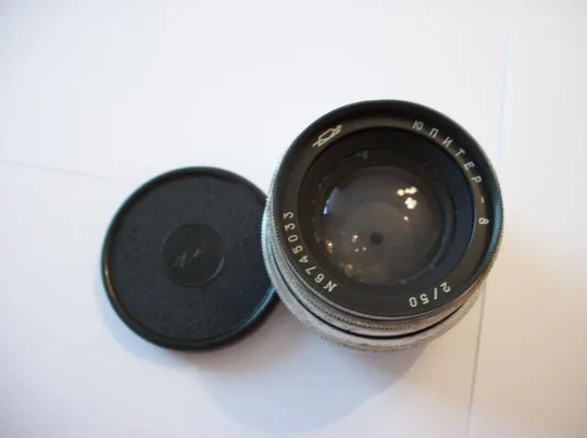 Купити Объектив Юпитер-8 , белый. М-39, черная крышка . Made in USSR . Красногорский завод .