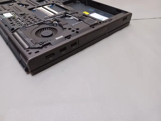 0836 Dell Precision M6800  core  I7 НІМЕЧЧИНА Торговий майданчик