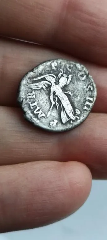 Купити Виктория Богиня победы римский денарий серебряная монета, император Адриан 125 год н.э.  tkv15