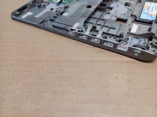 номер1048-1 корпус кришка Палмрест корпус топкейс Верхня панель палмрест cover-C тачпад 6070B0685701 738708-001 для HP Probook 650 G1 655 G1 оригінал На торгах