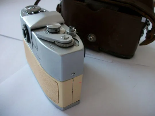 Фотоаппарат Нарцисс, НАРЦИСС . Объектив ВЕГА-М-1 , белый корпус.  Футляр Характеристики