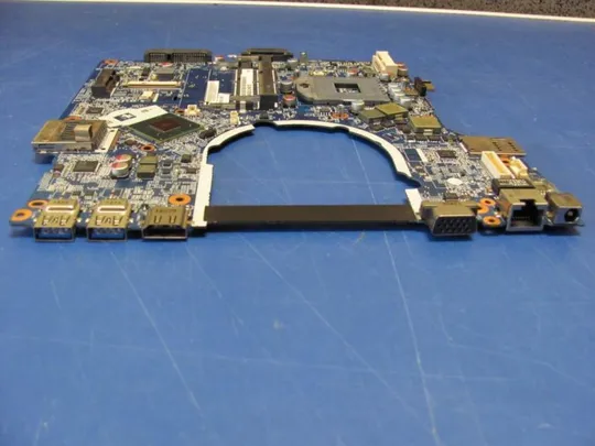 №54-7 материнська плата W540EUMB-0D РОБОЧА для TERRA (CLEVO) MOBILE 1529H 1220327 оригінал З аукціону