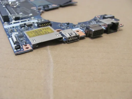 номер0966-2 материнська плата Mainboard Материнка Основна плата Системна плата Плата системи Laptop motherboard мамка  ноутбучна плата APW50 LA-C381P 848221-001 SR2FU i7-6820HQ для HP Zbook 15 G3 G4 оригінал Характеристики