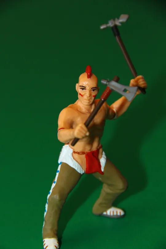 Купити ІНДІАНЕЦЬ ІРОКЕЗ ІЗ ТОМАГАВКАМИ индеец PAPO Франція 90-100мм № по каталогу 39509