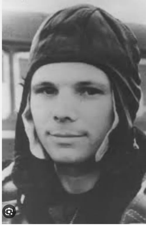 Подлинный шлем или подшлемник летчика небольшой размер не использовался,интересный sn357. Інтернет-аукціон